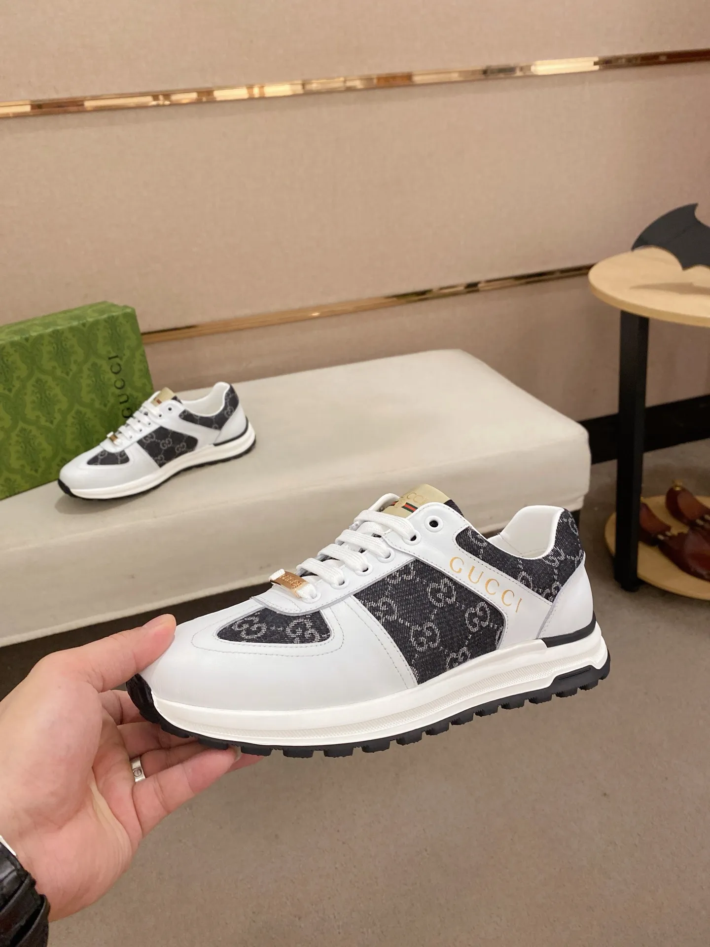 Men's clothing and shoes💰 400💰🇮🇹🇮🇹GUCCI (Gucci) top 🔍🔍 new models are on sale at the same time, the upper 🇮🇹 is imported Italian first-layer cowhide, the lining is fully imported sheepskin 💪💪, completely 1⃣️compared 1⃣️Reproduction🇮🇹💪💪, ⚠Sole: The original sole is specially provided by the original factory, the exclusive movable molded sole is super comfortable, ⚠Original factory follow-up goods, 🔍🔍high quality, you can enter and leave the counter at will, welcome to compare⚠. Code number: 38-44 (45 is custom-made and cannot be returned or exchanged)